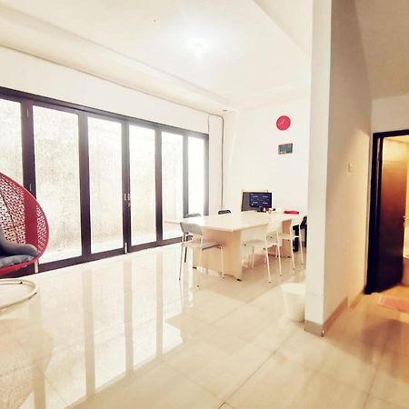 4-Bedroom Home In South Jakarta Nuansa Swadarma Residence By Le Ciel Hospitality 외부 사진