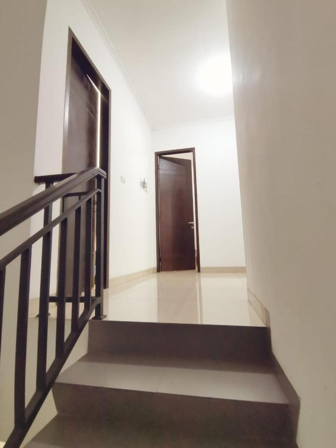 4-Bedroom Home In South Jakarta Nuansa Swadarma Residence By Le Ciel Hospitality 외부 사진