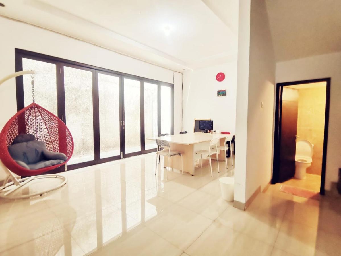4-Bedroom Home In South Jakarta Nuansa Swadarma Residence By Le Ciel Hospitality 외부 사진