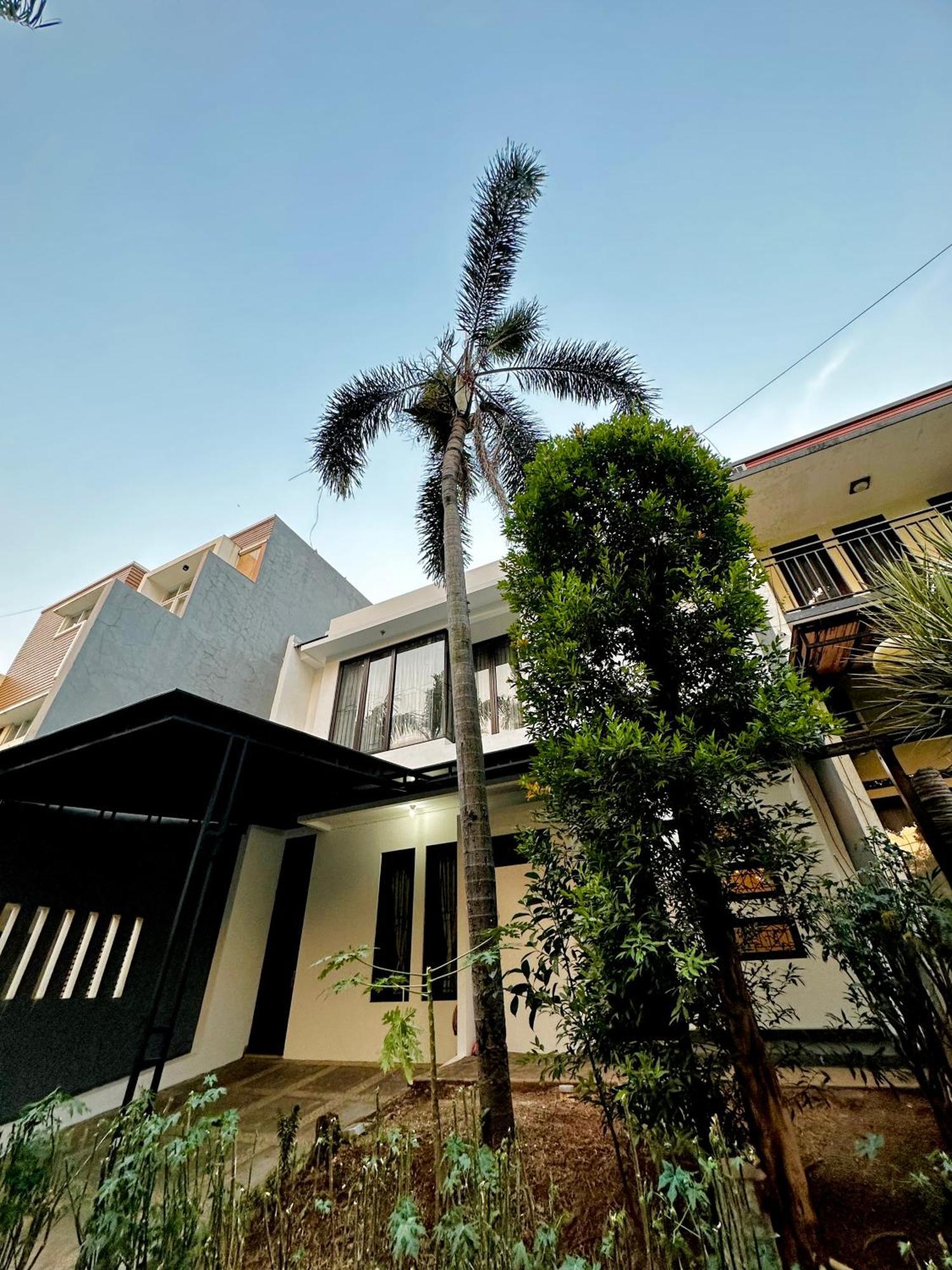 4-Bedroom Home In South Jakarta Nuansa Swadarma Residence By Le Ciel Hospitality 외부 사진