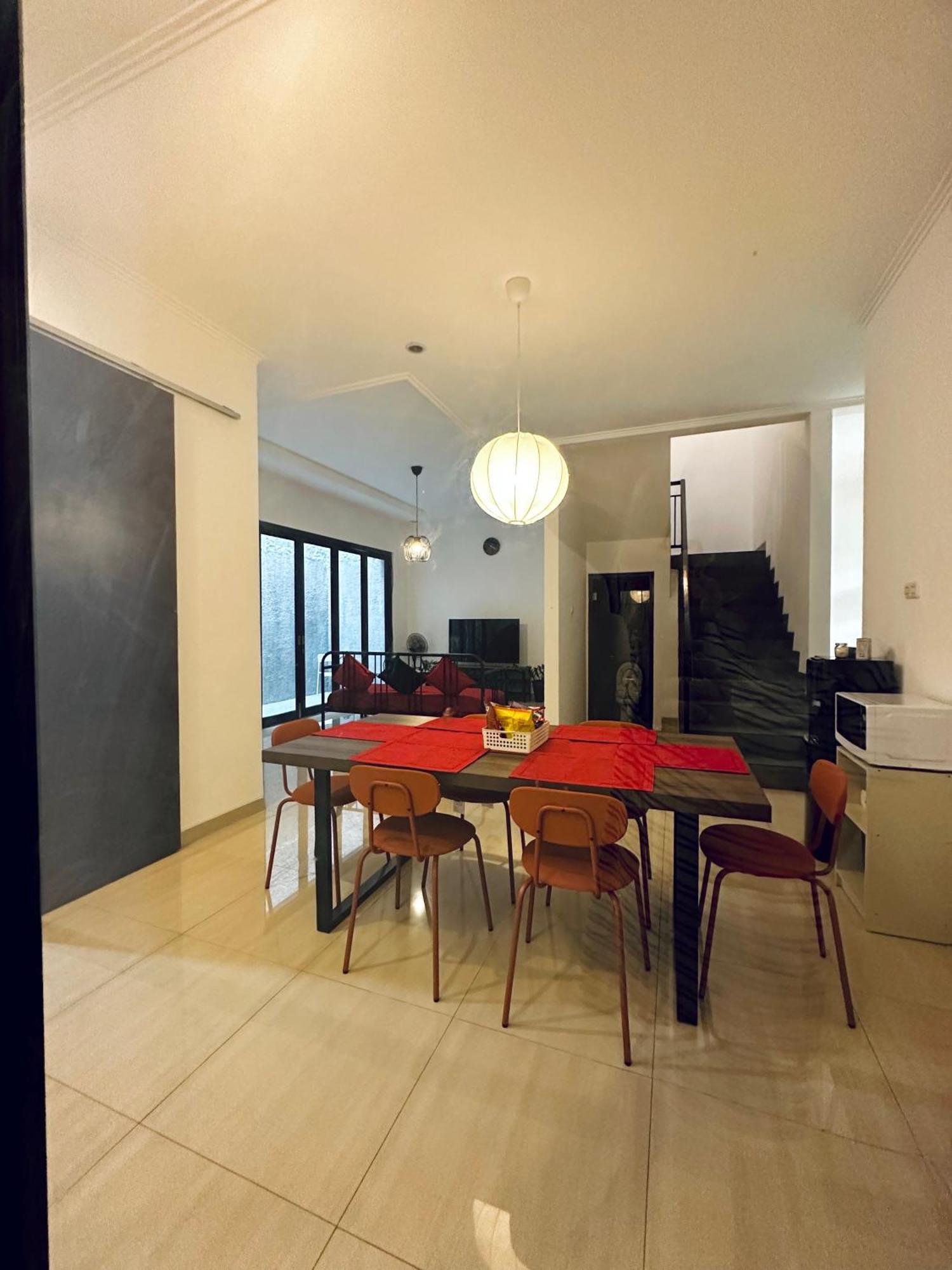 4-Bedroom Home In South Jakarta Nuansa Swadarma Residence By Le Ciel Hospitality 외부 사진
