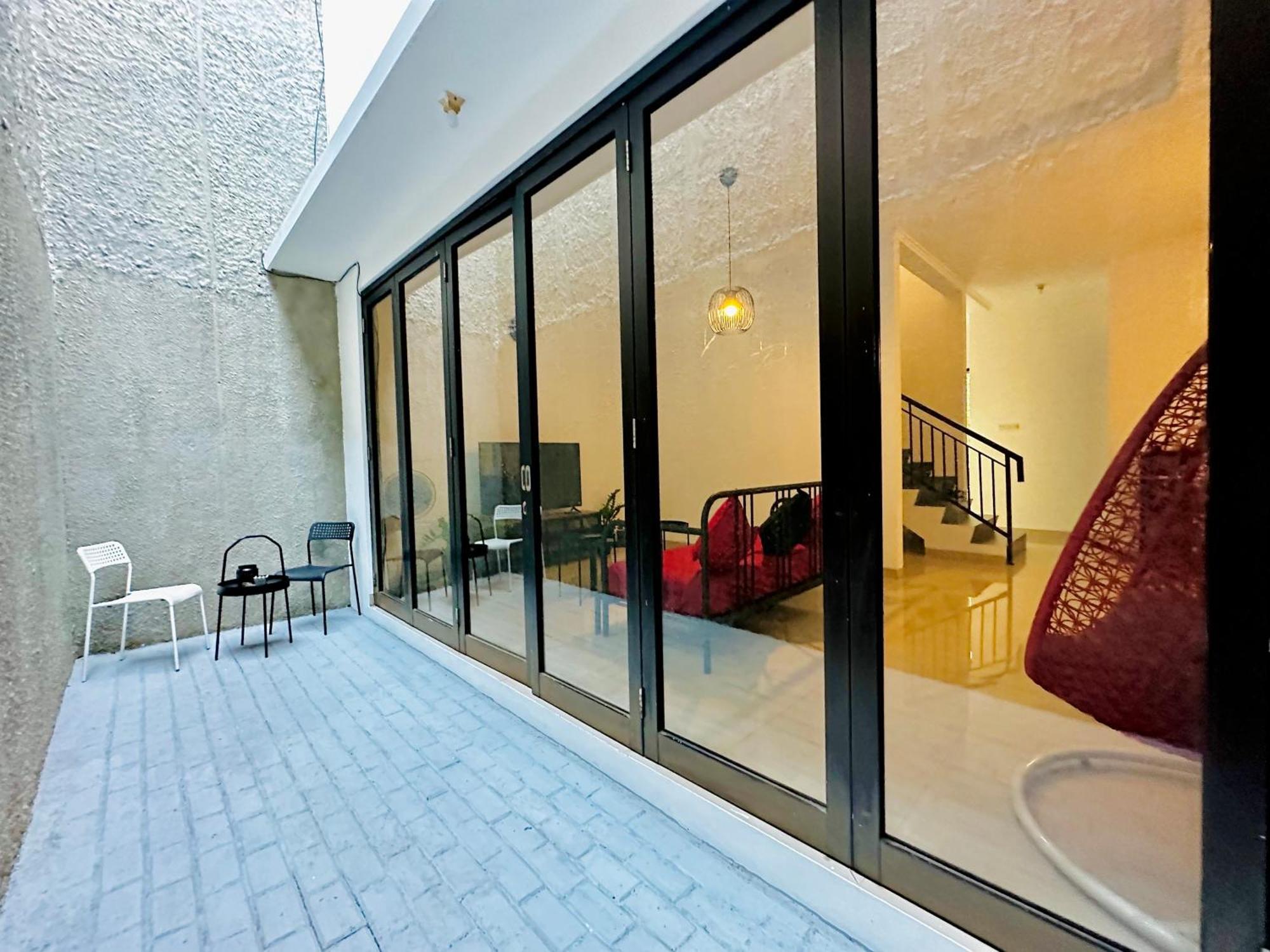 4-Bedroom Home In South Jakarta Nuansa Swadarma Residence By Le Ciel Hospitality 외부 사진