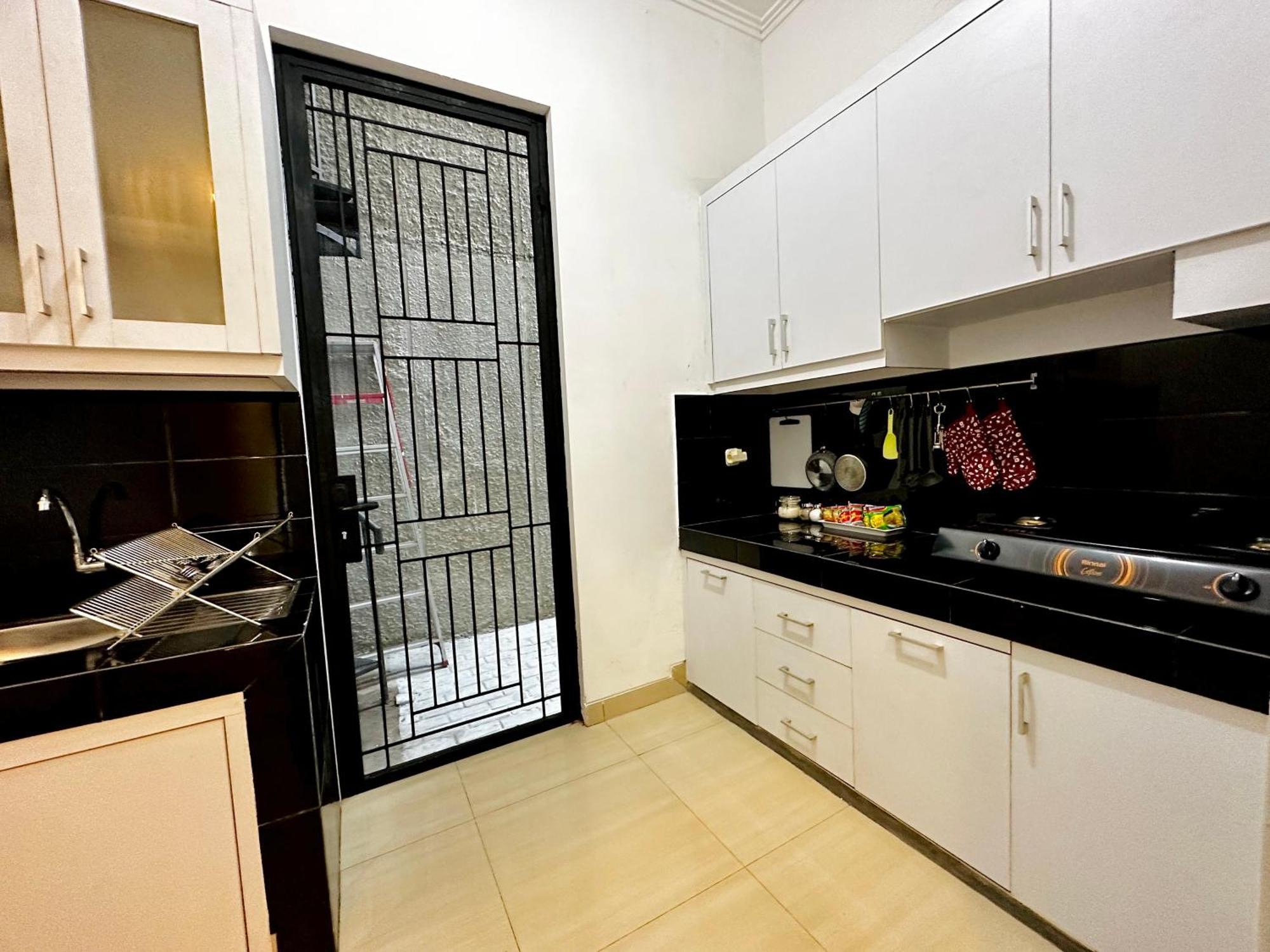4-Bedroom Home In South Jakarta Nuansa Swadarma Residence By Le Ciel Hospitality 외부 사진
