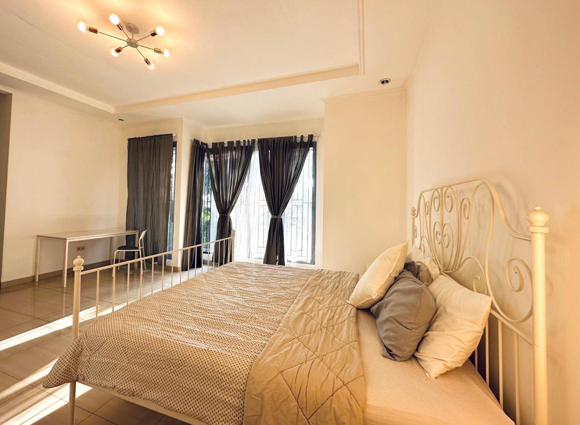 4-Bedroom Home In South Jakarta Nuansa Swadarma Residence By Le Ciel Hospitality 외부 사진