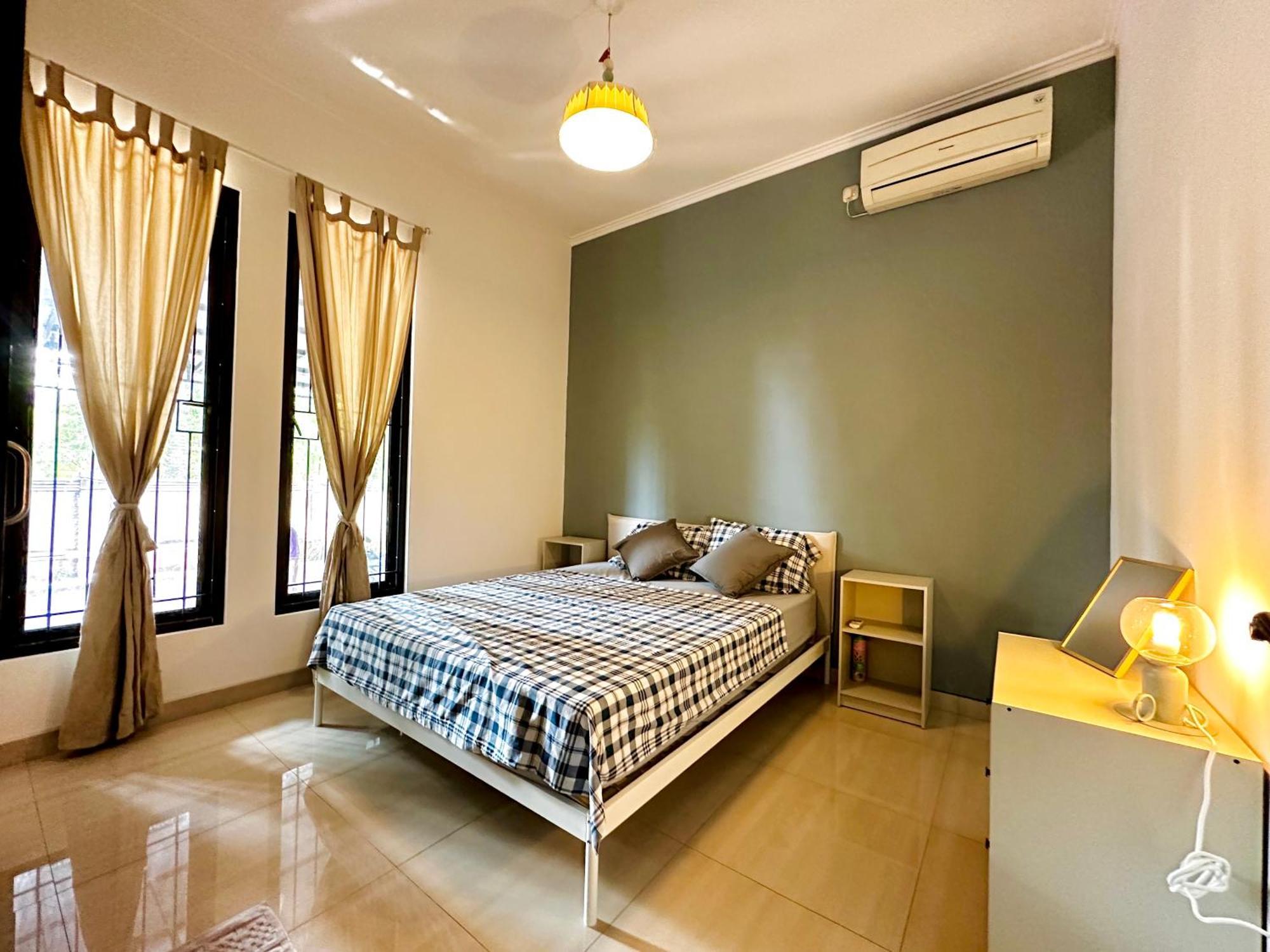 4-Bedroom Home In South Jakarta Nuansa Swadarma Residence By Le Ciel Hospitality 외부 사진